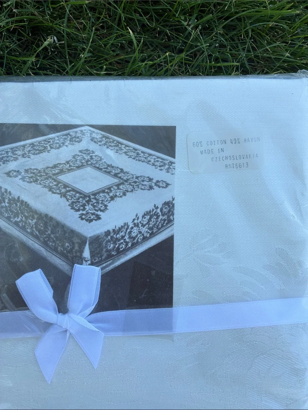 Vintage Floral Classic White Damask Tablecloth